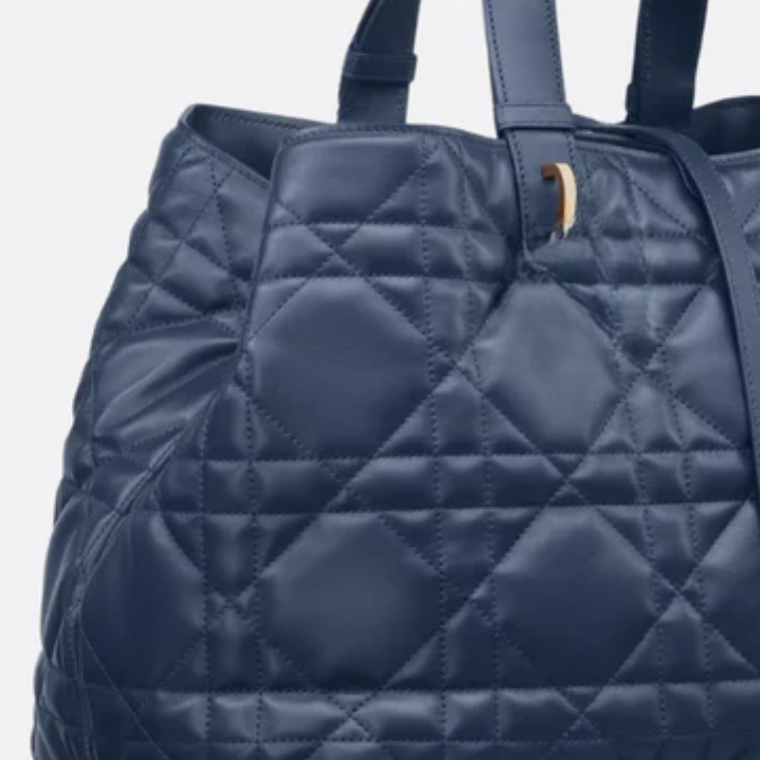 Strukturierte Schultertasche